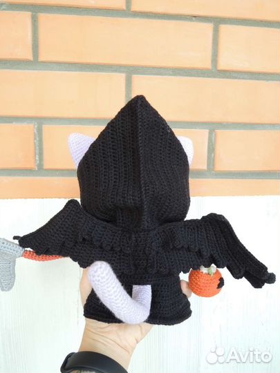 Вязаная игрушка кот (амигуруми)