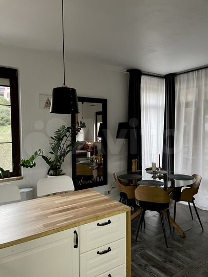 1-к. квартира, 56 м², 2/4 эт.