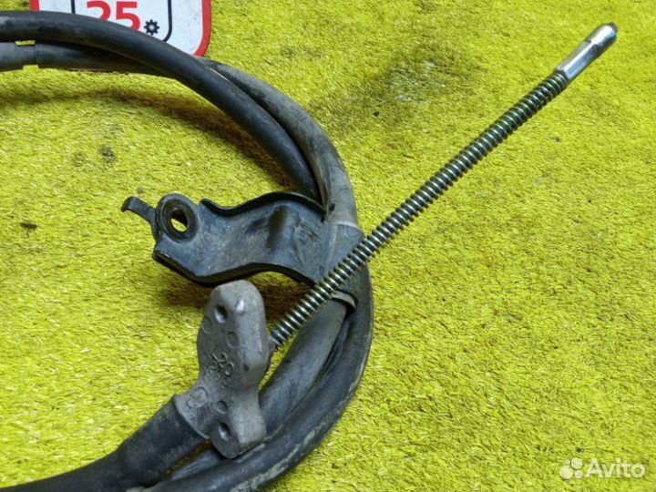 Тросик ручника задний левый Toyota Land Cruiser