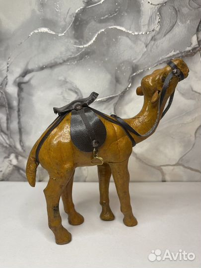 Статуэтка Верблюда из кожи