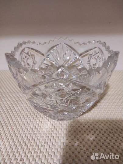 Салатницы, вазы, кружки, стаканы, графин