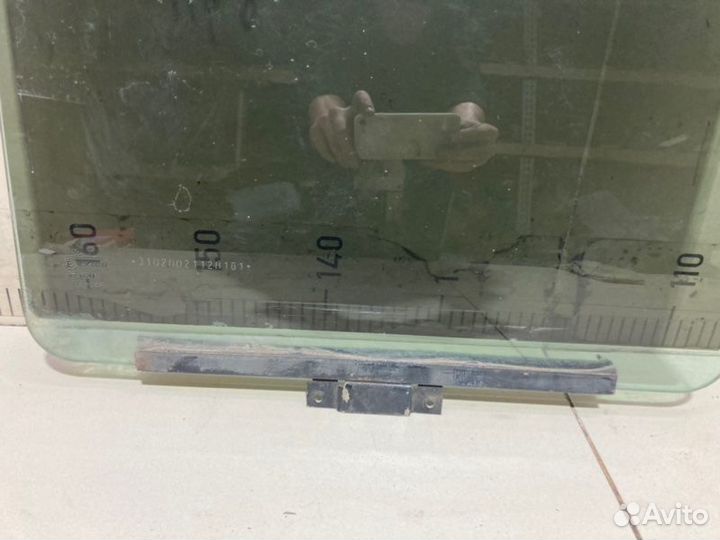 Стекло двери заднее правое Газ Волга 3102 1H2