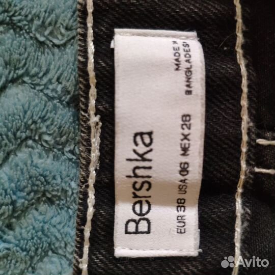 Джинсы bershka