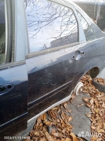 Ford focus 1 седан двери
