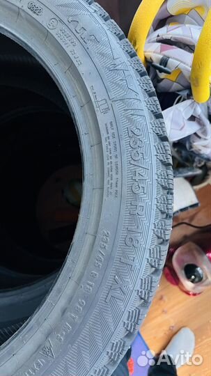 Gislaved Nord Frost 200 235/45 R18