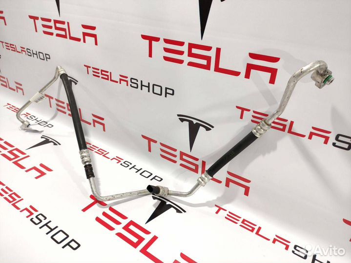 Трубка радиатора кондиционера левая Tesla Model S