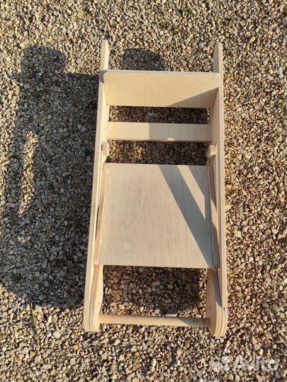 Башня маленького помощника Монтессори