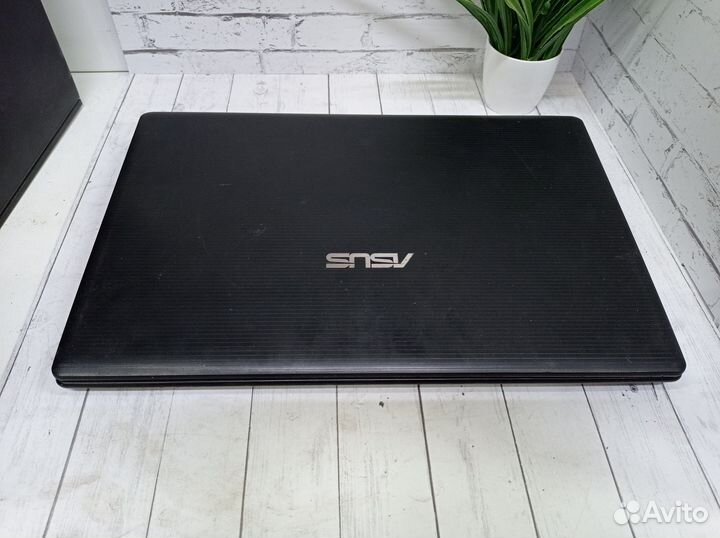 Ноутбук asus X55U