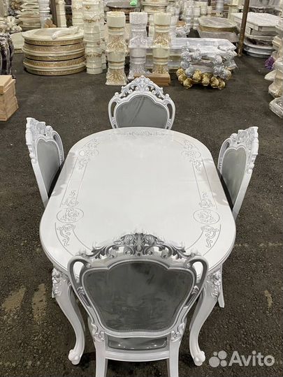 Кухонный комплект/столы и стулья новые