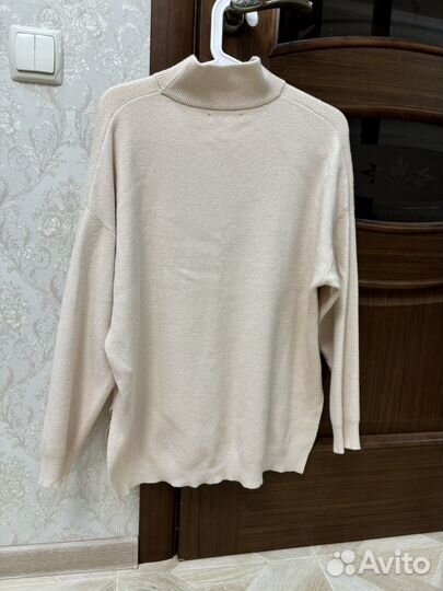 Джемпер женский бежевый Stradivarius S