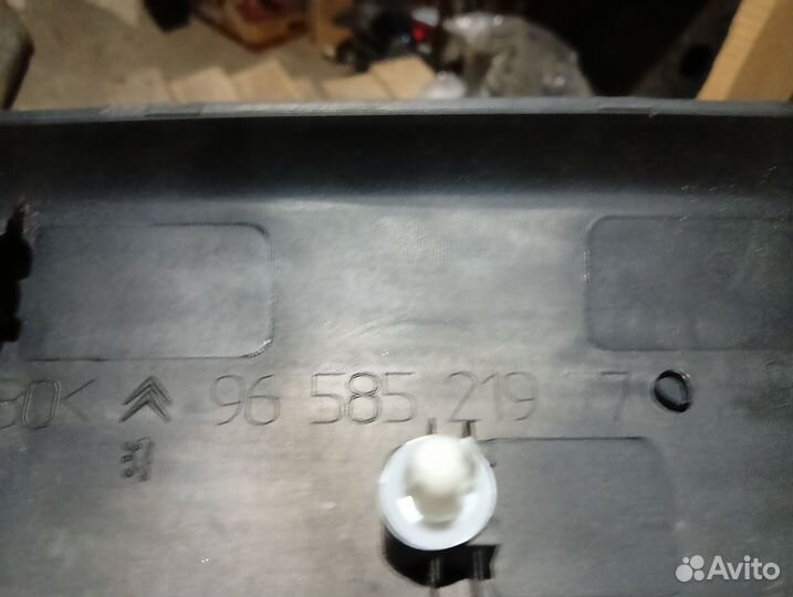 Молдинг двери задней правой Citroen Berlingo 2