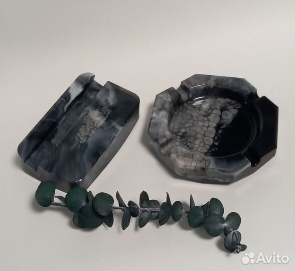 Подставка для телефона и пепельница