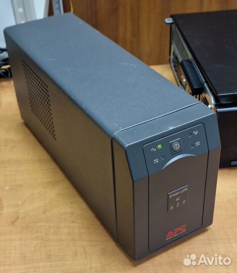 APC Smart-UPS 1000VA с батареями