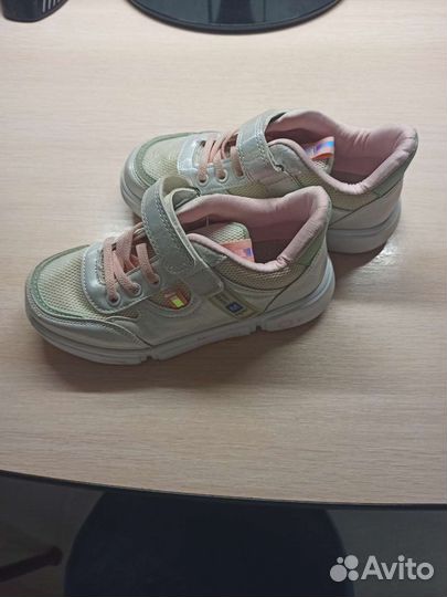 Кроссовки для девочки 31р