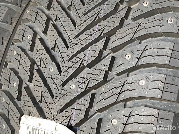 Nokian Tyres Hakkapeliitta 10p SUV 275/45 R21 и 315/40 R21