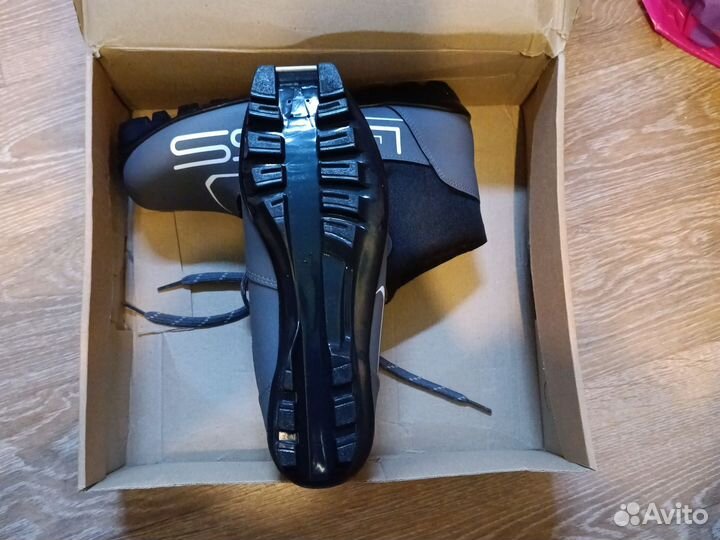 Лыжные ботинки