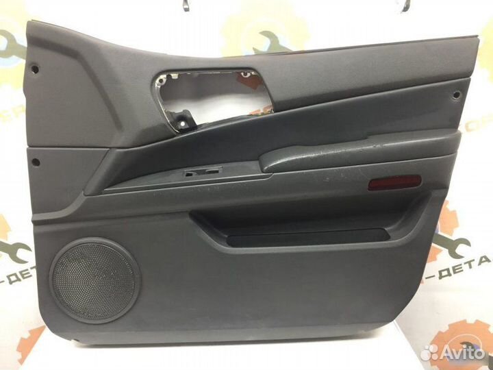 Обшивка двери передняя правая Ssang Yong Kyron