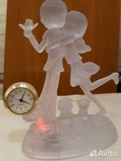 Статуэтка -часы -светильник