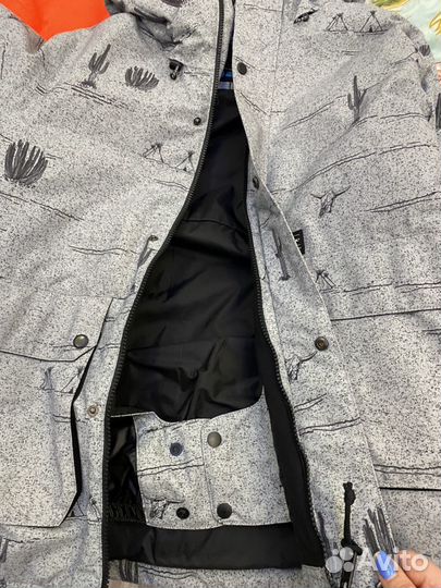 Горнолыжная или сноубордическая куртка