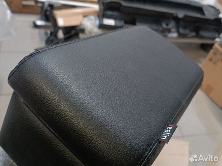 Подлокотник nissan terrano D10