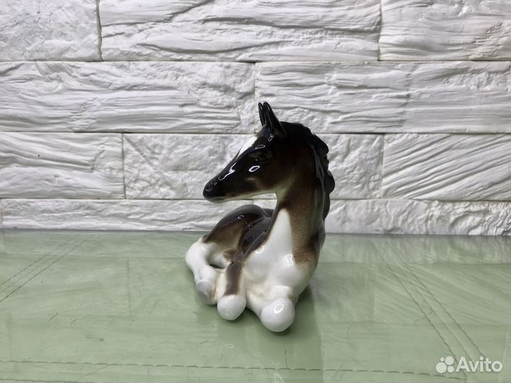 Фарфоровая статуэтка «жеребенок» лфз СССР