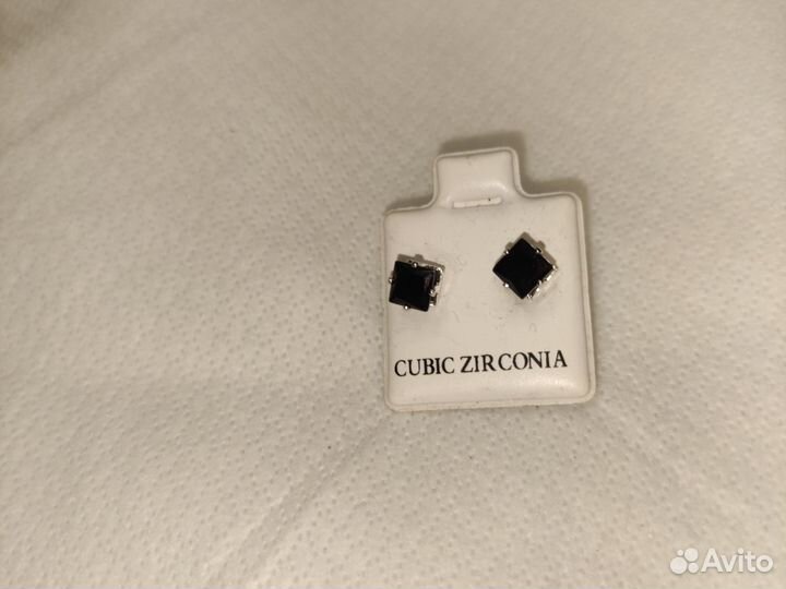 Серьги гвоздики с цирконами