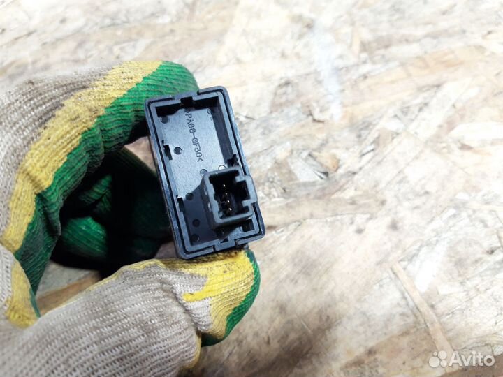 Кнопка корректора фар Nissan Tiida C11 2011