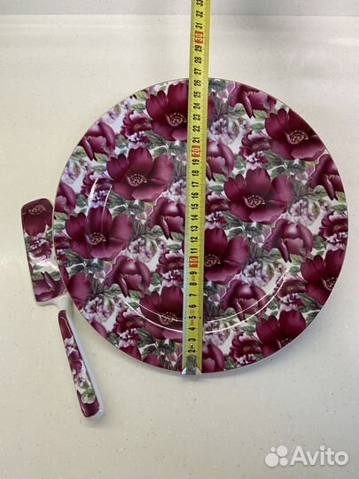 Тарелка с лопаткой для торта