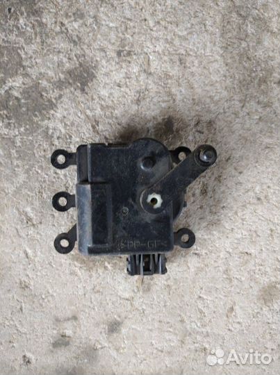 Сервопривод заслонки отопителя Mazda 6 GH