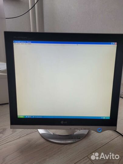 Монитор LG flatron l1720p