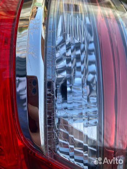 Фонарь задний правый toyota camry v55