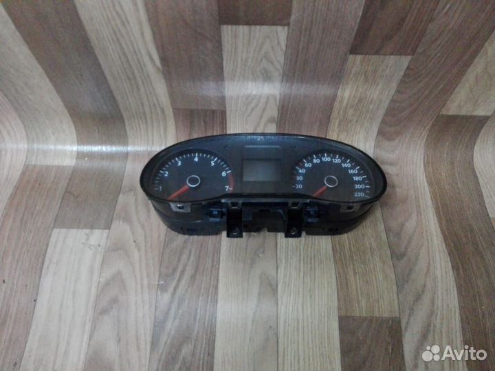 Панель приборов Volkswagen Polo 2010