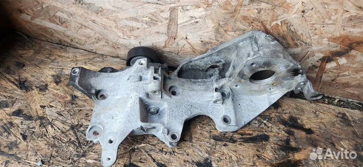 Кронштейн генератора Volkswagen Tiguan 2007-2011