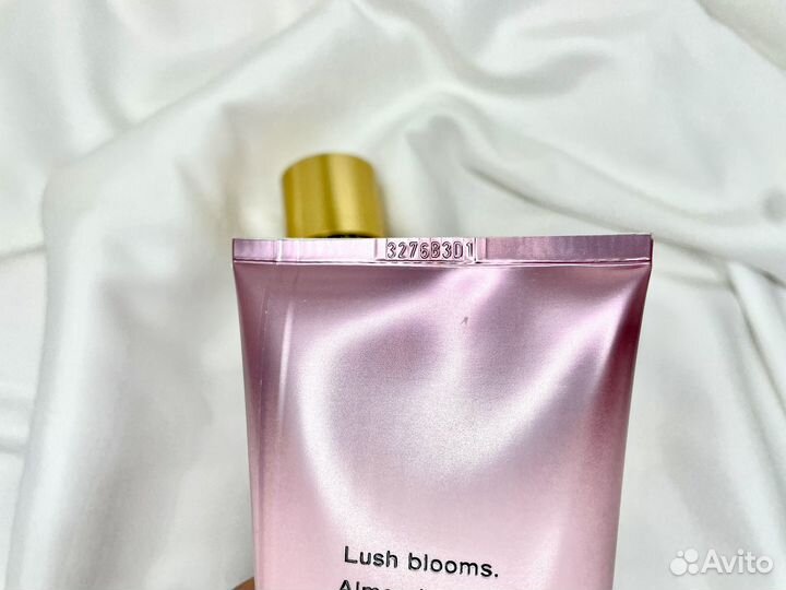 Спрей и лосьон Velvet Petals Viсtоriа's Seсret