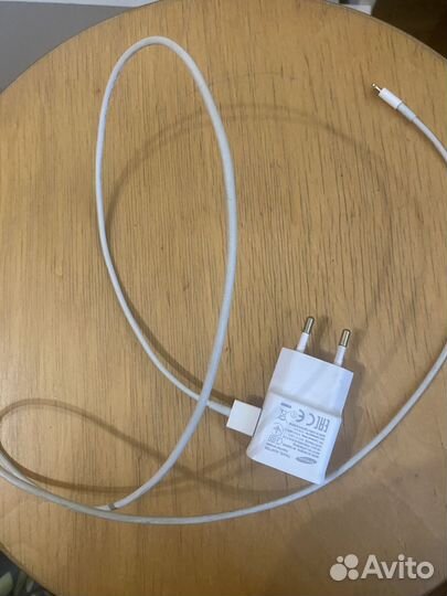 Зарядка для айфона