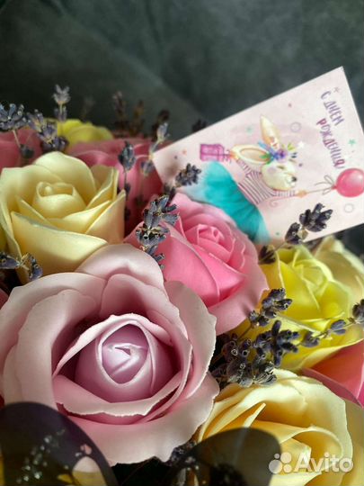 Букет из мыльных роз и лаванды