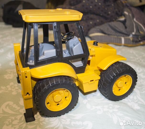 Игрушка Трактор Bruder Германия