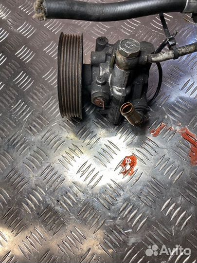 Насос гидроусилителя руля Mitsubishi Pajero 3 6G74