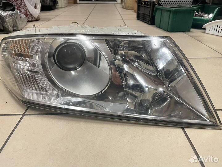 Фара правая 20-A669-05-2B skoda Octavia A5