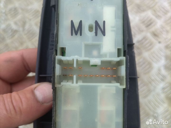 Переключатели стеклоподъёмника Ниссан Альмера н16