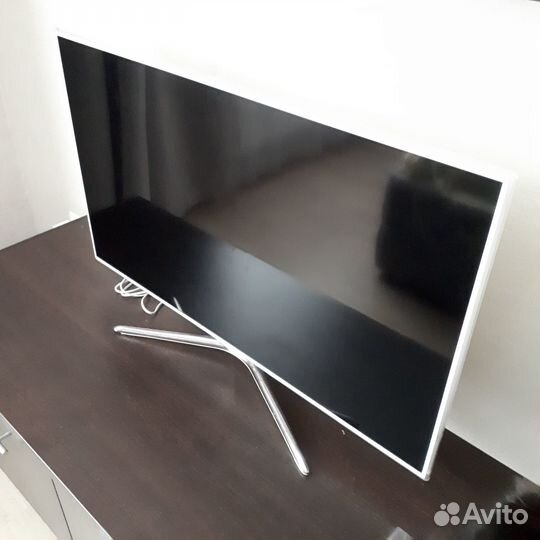 Продам телевизор Samsung smart TV
