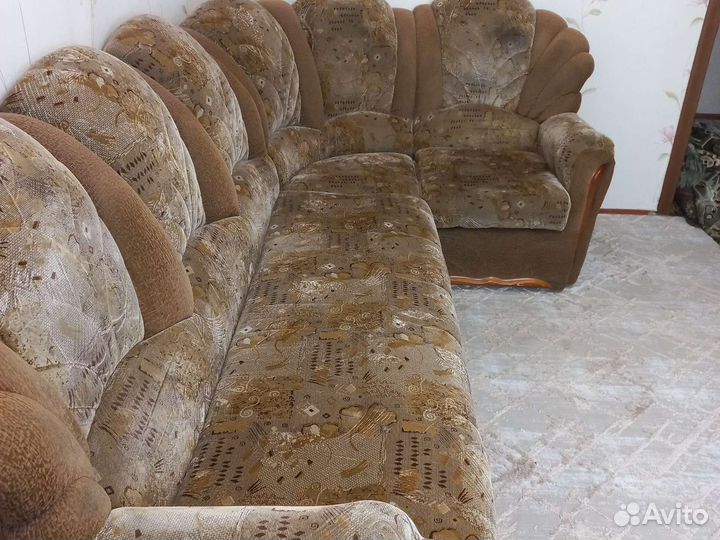 Угловой диван и кресло бу
