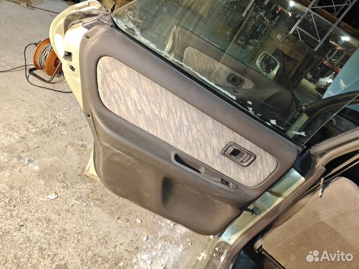 Nissan Presea r11 стекло задней левой двери