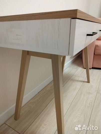 Письменный стол
