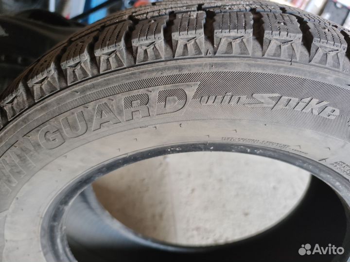 Roadstone Winguard WinSpike SUV 225/65 R17 106T