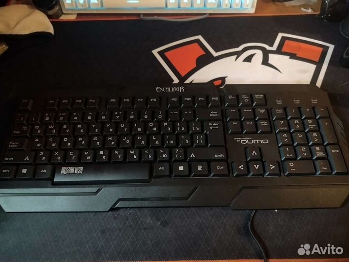 2 клавиатуры,мышка,и модуль для телефона