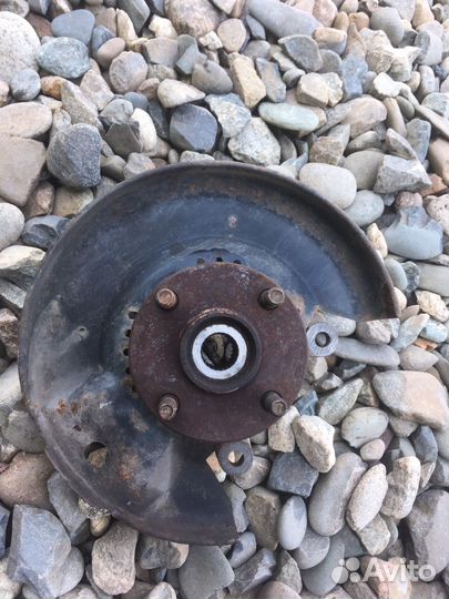 Toyota funcargo кулак поворотный правый