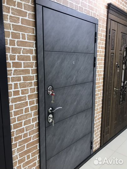 Входная дверь