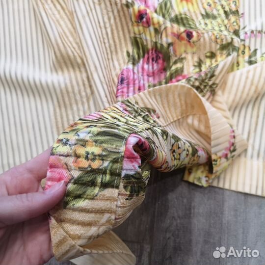 Шторы желтые (бежевые) с цветами