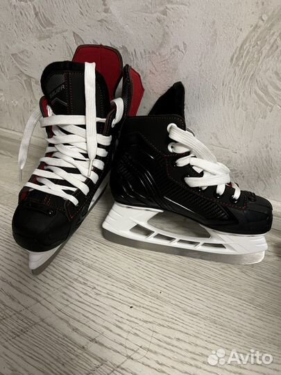 Коньки хоккейные